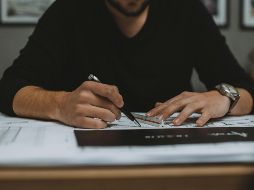 Los trabajadores informales en julio totalizaron 33.9 millones, lo que elevó la tasa de informalidad al 55.7 %. UNSPLASH / M. PERES