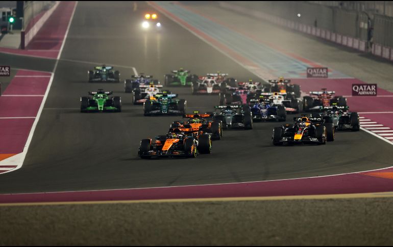 En la última carrera del año, en el Gran Premio de Abu Dhabi, se definirá al nuevo campeón. EFE/ A. HAIDER.