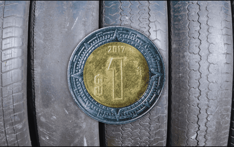 En caso de que la llanta se encuentre muy desgastada, es recomendable comprar una nueva porque sus materiales no tienen la misma resistencia que cuando eran nuevos. ESPECIAL / CANVA