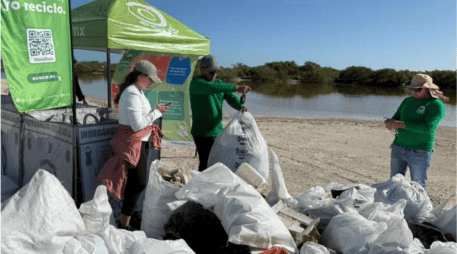 Las cifras reportadas derivan de 30 jornadas de limpieza previas, así como de una jornada simultánea en 14 playas de nueve municipios. GOBIERNO DE YUCATÁN