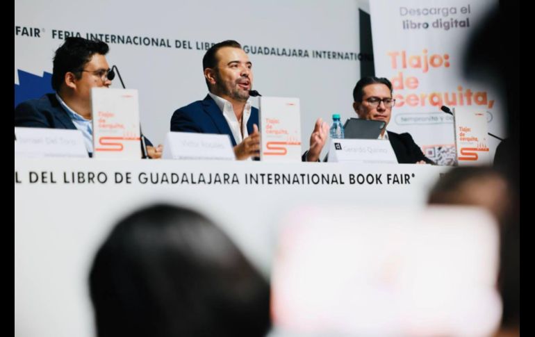 El alcalde de Tlajomulco, Quirino Velázquez, presentó una obra que aborda el modelo de cercanía y corresponsabilidad que ha impulsado su administración. ESPECIAL