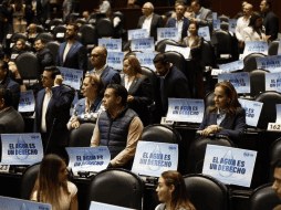 A las 14:30 horas, el pleno comenzó la discusión, por lo que los diputados tan sólo tuvieron dos horas y media para estudiar un dictamen de 556 páginas, y 50 modificaciones que hizo la Comisión. SUN / ARCHIVO