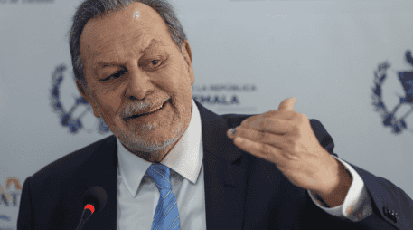 El director regional de ONU Turismo para las Américas Gustavo Santos, habla durante la presentación del Plan Maestro de Turismo Sostenible de Guatemala.  EFE/ Mariano Macz