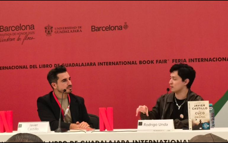 Javier Castillo durante su charla en la FIL, donde habló sobre la adaptación de “El Cuco de Cristal”. EL INFORMADOR/N.ANDRADE