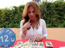 La astróloga Mhoni Vidente reveló las predicciones y números de la suerte para cada signo zodiacal durante diciembre, un mes cargado de cierres, oportunidades, regalos inesperados y energía espiritual. SUN / ARCHIVO