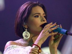 Ángela Aguilar se conmovió hasta las lágrimas al recibir el apoyo del público en su concierto de Los Ángeles. SUN/ARCHIVO