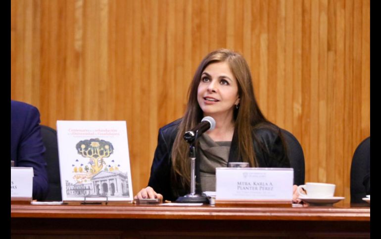 El libro fue presentado en el Paraninfo Enrique Díaz de León de la Universidad de Guadalajara. ESPECIAL