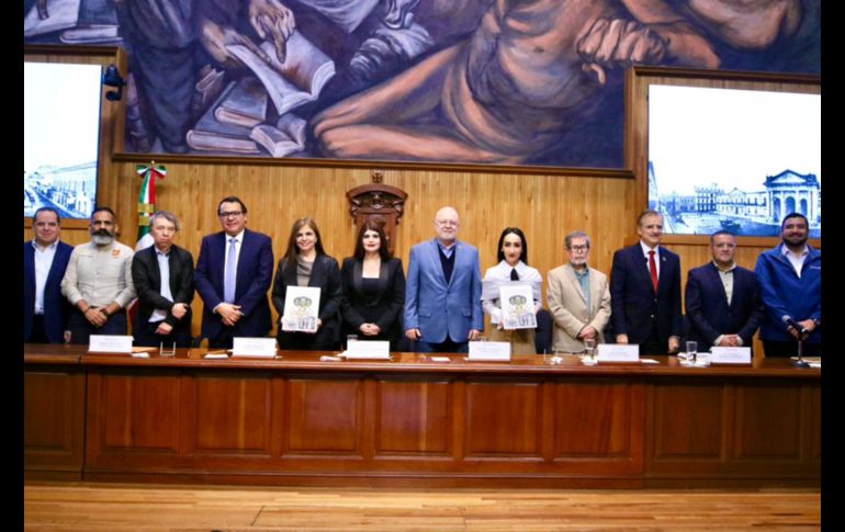 El libro fue presentado en el Paraninfo Enrique Díaz de León de la Universidad de Guadalajara. ESPECIAL