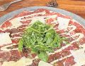Carpaccio de res. Preparado con carne prime. ESPECIAL