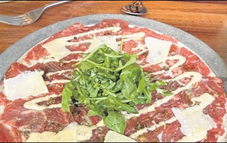 Carpaccio de res. Preparado con carne prime. ESPECIAL