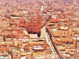 Las calles de Zacatecas se llenan de brillo decembrino: cantera rosa, tradiciones vivas y un ambiente festivo que envuelve al Centro Histórico. CORTESÍA