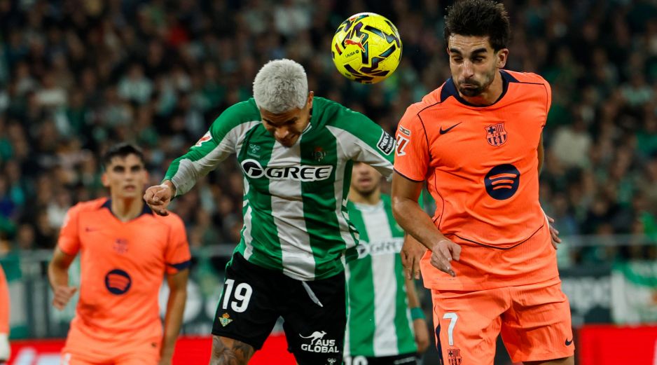 Ferrán Torres. El delantero español marcó tres goles en la primera mitad del encuentro para la victoria de los blaugranas. EFE/J. Muñoz