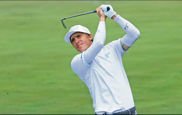 Carlos Ortiz se colocó a solo dos golpes del líder, Rasmus Neergard-Petersen. AFP/J. Casterline