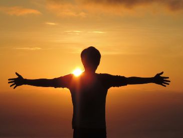 Para tener abundancia y cerrar este 2025 de la mejor manera, existen rituales fáciles que te podrían ayudar a lograrlo. UNSPLASH /  JIUNN-YIH LAU