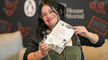 La artista explora diversos momentos de su vida, así como la compleja relación con el legado de su padre, Rodrigo González. EL INFORMADOR/ A. Navarro