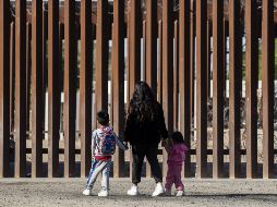 Se ha abandonado a cientos de miles de personas que buscaban asilo en ese país y dejándolas varadas en peligro en México y Centroamérica, según la organización Médicos Sin Fronteras (MSF). EFE / ARCHIVO