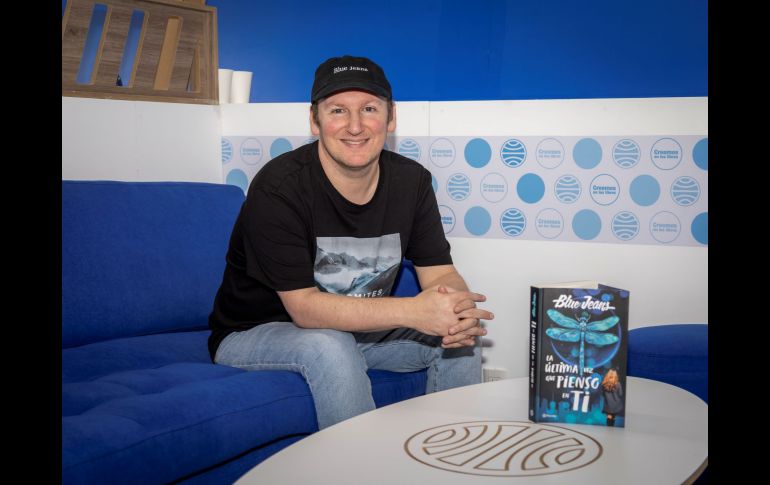 Blue Jeans presenta su libro número 18 tras una exitosa carrera que comenzó con su primera publicación en 2009