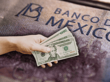 Debido a factores como la oferta y la demanda, además de eventos globales, la cotización del dólar puede fluctuar a lo largo del día. ESPECIAL