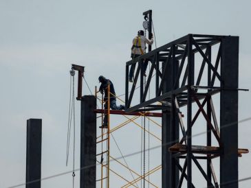 El IMSS resaltó que, del total de puestos, 9 millones 229 mil 547 son ocupados por mujeres, quienes aportan el 40.4 por ciento del empleo total. EL INFORMADOR / ARCHIVO