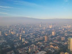 Habitantes de la metrópoli hacen frente al aire sucio y las enfermedades que la contaminación ambiental generan. EL INFORMADOR/ARCHIVO
