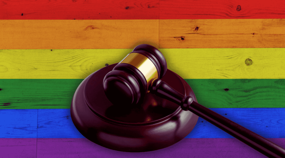 El ministro Arístides Guerrero García afirmó que la norma impugnada parte de la idea discriminatoria de que la homosexualidad constituye un riesgo para el desarrollo de los niños y adolescentes. ESPECIAL / CANVA