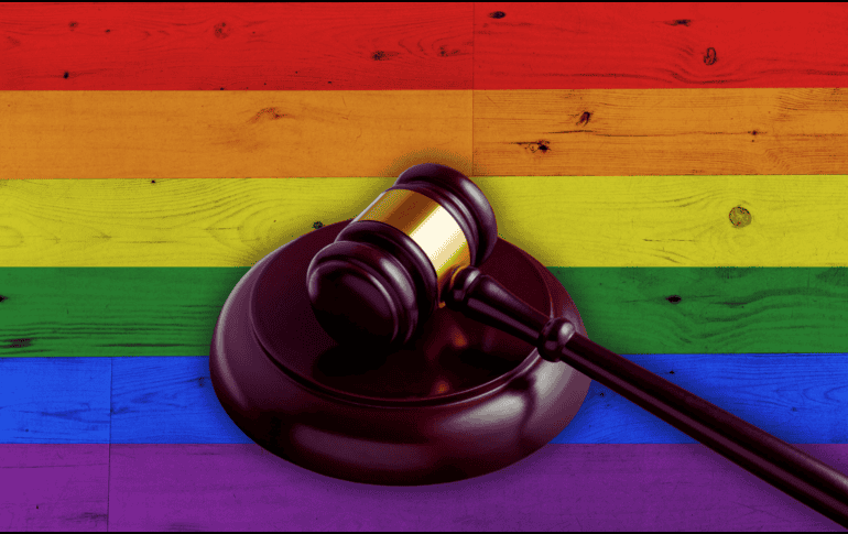 El ministro Arístides Guerrero García afirmó que la norma impugnada parte de la idea discriminatoria de que la homosexualidad constituye un riesgo para el desarrollo de los niños y adolescentes. ESPECIAL / CANVA