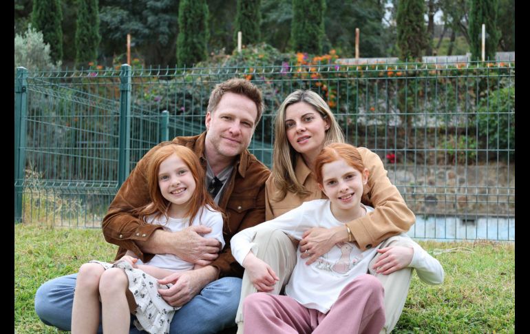 Giovanni Gerini, Andrea Behn, Tessa y Kiara Gerini Behn. GENTE BIEN JALISCO / Revista del 12 de diciembre 2025