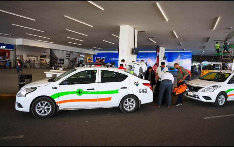 El directivo del aeropuerto señaló que la incorporación de otras empresas de plataformas como Uber y Didi para ofrecer el servicio de taxi está en manos de las autoridades. EL INFORMADOR/ARCHIVO