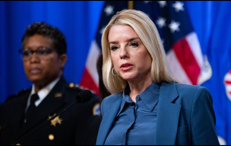 Pam Bondi solicita crear un sistema de recompensas para incentivar denuncias sobre sospechosos. EFE/MAANSI SRIVASTAVA