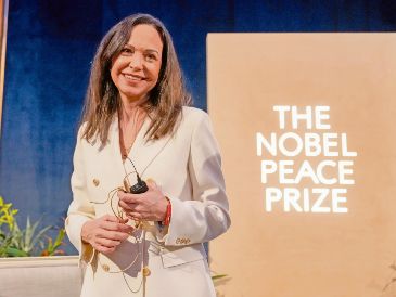 La opositora llamó a defender la democracia venezolana. EFE