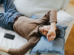 El organismo funciona de manera más eficiente cuando los niveles de energía son estables, especialmente durante la noche, que es un momento de reparación celular y recuperación metabólica. CANVA