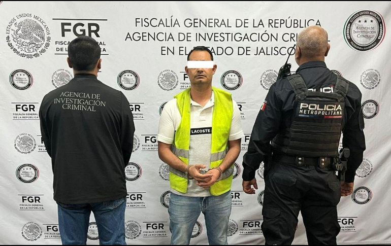 El hombre fue detenido por las autoridades en el cruce de las calles Altamira y La Loma, del municipio tonalteco. ESPECIAL