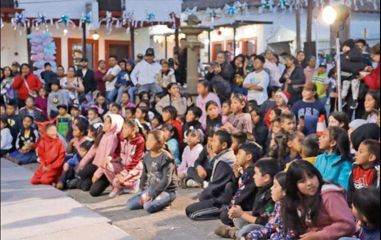 CELEBRACIóN. Las familias se deleitaron con diferentes actividades durante la Posada Municipal “Operación Regalo”. EL INFORMADOR