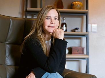 Montserrat Moragrega presenta “Amarte para ser amado”, un libro que invita a reflexionar sobre el amor propio y la construcción de relaciones sanas. CORTESÍA