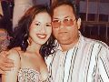 Selena Quintanilla posa junto a su padre Abraham Quintanilla. ESPECIAL