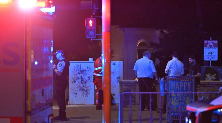El ataque ocurrió junto a la playa de Bondi, durante una celebración por el inicio de la festividad judía de Janucá en la que se encontraban cerca de un millar de personas. EFE/M. TSIKAS