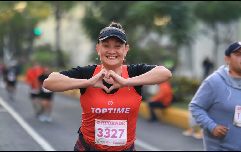 La ruta de 10 kilómetros, trazada por el corazón de la Ciudad de las Niñas y los Niños, ofreció postales únicas. ESPECIAL / Comude Jalisco