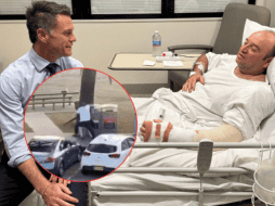 Fotografía compartida por el líder político de Nueva Gales del Sur, Chris Minns, visitando a Ahmed al Ahmed en el hospital, a quien definió como 