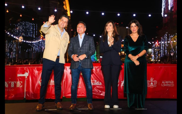 El Gobernador, Pablo Lemus, pidió no perder la “capacidad de impresionarnos” con las decoraciones que adornan el Centro. EL INFORMADOR/ J. Acosta