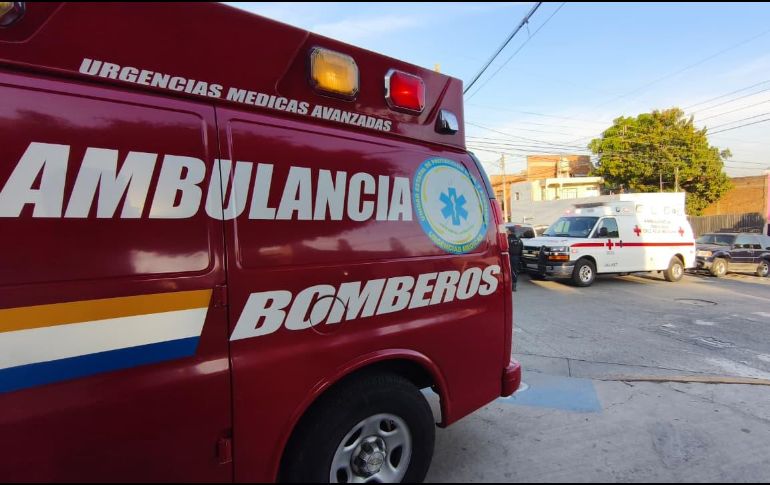 Elementos de la Coordinación municipal de Protección Civil y Bomberos de Tlaquepaque se encargaron de sofocar las llamas. ESPECIAL / Protección Civil Jalisco