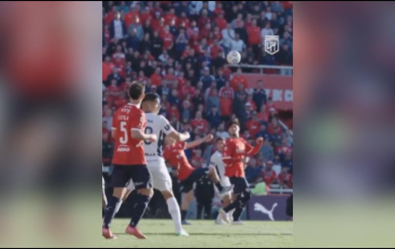 Este día, la FIFA anunció que un gol de chilena a larga distancia del argentino Santiago Montiel es el merecedor del premio Puskas al Mejor del Año. ESPECIAL / AFA