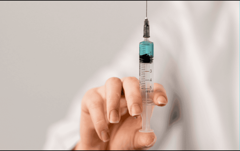 La Secretaría de Salud ha exhortado a la población a aplicarse las vacunas disponibles en la Campaña Nacional de Vacunación Invernal 2025-2026. ESPECIAL/Canva