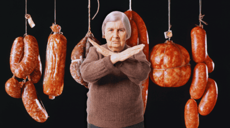 Los embutidos poseen una gran cantidad de sodio (sal) algo que interfiere en el normal funcionamiento de los riñones. ESPECIAL / CANVA