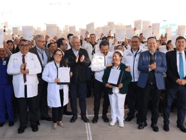 Del total de personal contratado por parte del IMSS en Michoacán se cuentan 126 son mujeres y 143 hombres, entre médicas, médicos, enfermeras, enfermeros, paramédicos y personal de apoyo. X / @zoerobledo