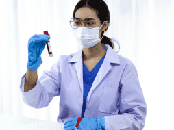 Vacúnate contra la influenza esta temporada, para evitar la posibilidad de contraer el virus. CANVA