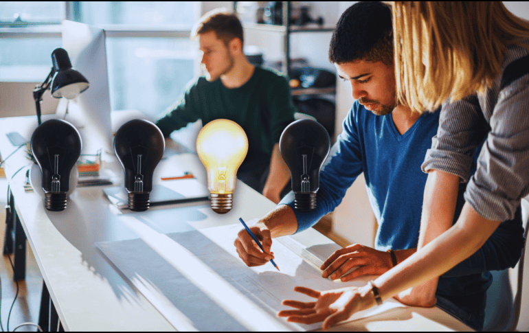 La capacidad de ajustarse a nuevas circunstancias, tecnologías y formas de trabajo es el activo más valioso para los profesionales en un mundo en constante cambio. ESPECIAL / CANVA