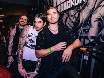 Su nombre proviene de una calle llamada Aliceanna Street, ubicada en Baltimore, ciudad donde algunos de sus integrantes ensayaban antes de formar la agrupación.  CORTESÍA