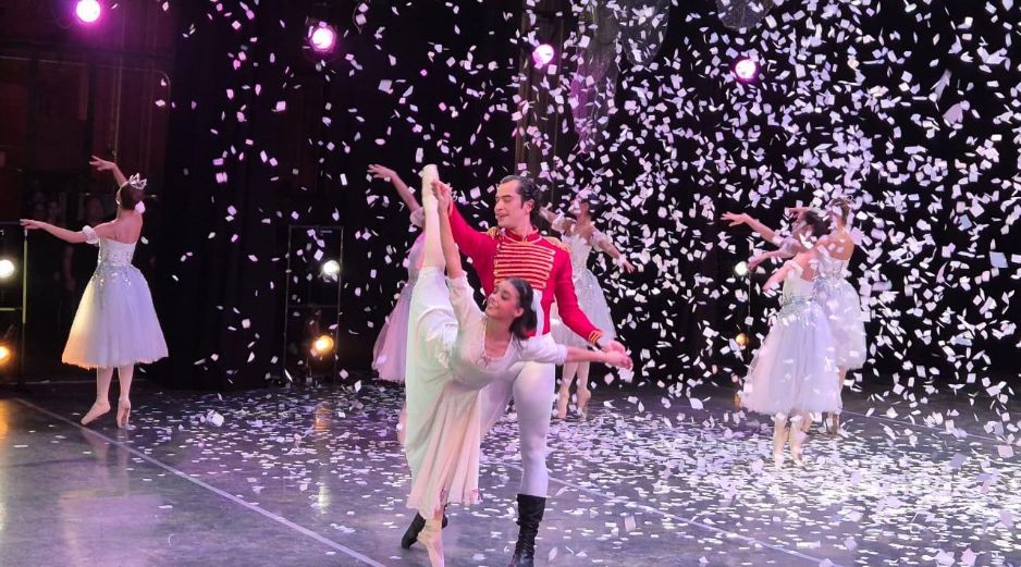 “El Cascanueces”, del Ballet de Jalisco, fue dirigido por Lucy Arce Álvarez. La puesta en escena, que arrancó temporada este miércoles 17, y se presentará hasta el domingo 21, y cuenta con 80 bailarines. EL INFORMADOR/ F. Salcedo