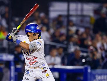 Christopher Gastelum bateó su primer jonrón en la LMP. Fue el empate para los Charros y el inicio de la remontada. CORTESÍA/Charros de Jalisco