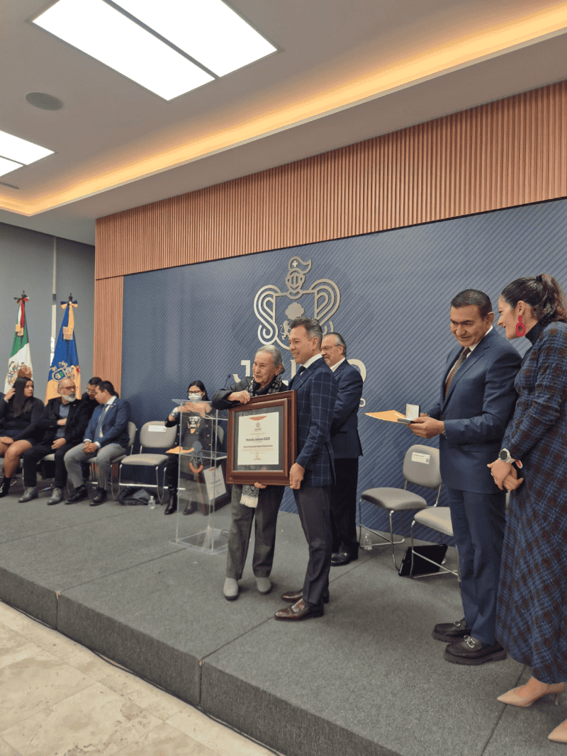 En total fueron ocho personas de diversos sectores las que recibieron galardones, medallas y cheques. EL INFORMADOR / J. Velazco&nbsp;